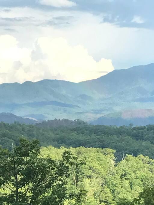 Solid Ground Lodge With Yard! Pigeon Forge Exteriér fotografie